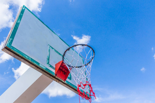 Basketball hoop on blue sky and cloud - Φωτογραφία, εικόνα