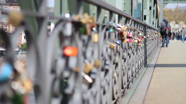 Love locks on bridge in Frankfurt - Footage, Video