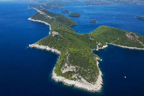 南ダルマチア沿岸およびクロアチアのドゥブロヴニク近郊のエラフィティ諸島 - 写真・画像