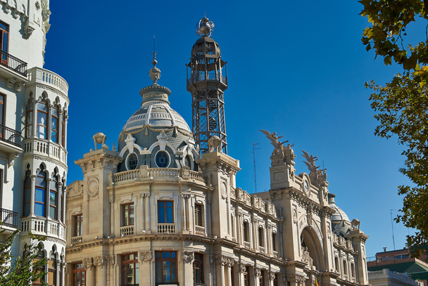 Edificios con frentes de encaje de la ciudad Valencia España
 - Foto, Imagen