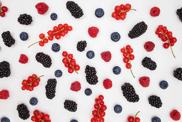 Fresh summer pattern with berries on white - Фото, зображення