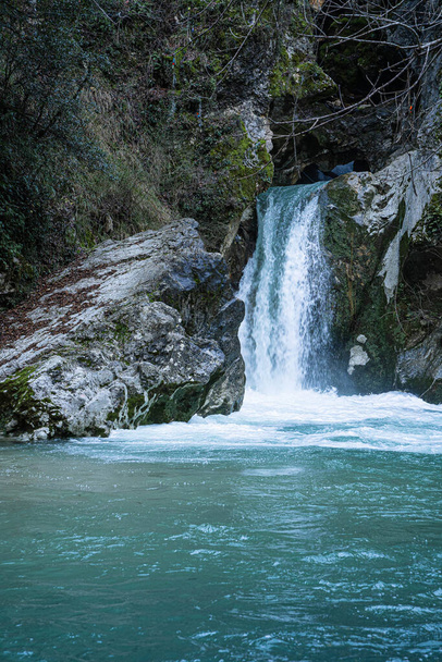 Waterfall on Lake Saint Benedict near city of Subiaco in Italy - Foto, imagen