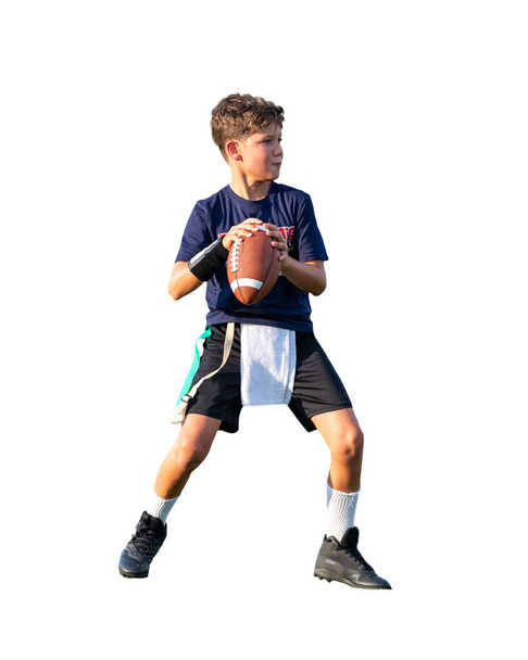 Junger athletischer Junge spielt in einem Flaggen-Fußballspiel - Foto, Bild