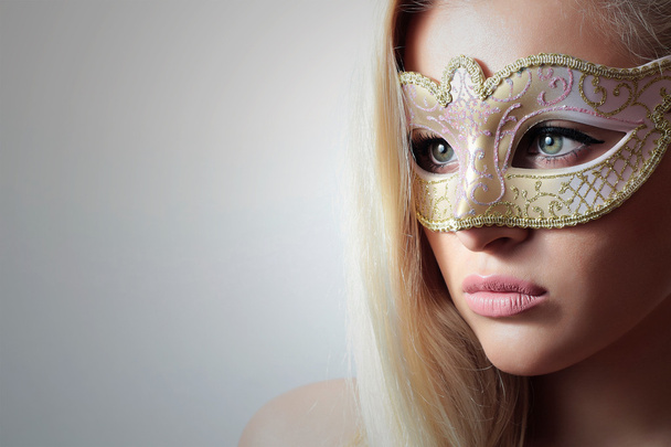 Mulher em máscara de carnaval
 - Foto, Imagem