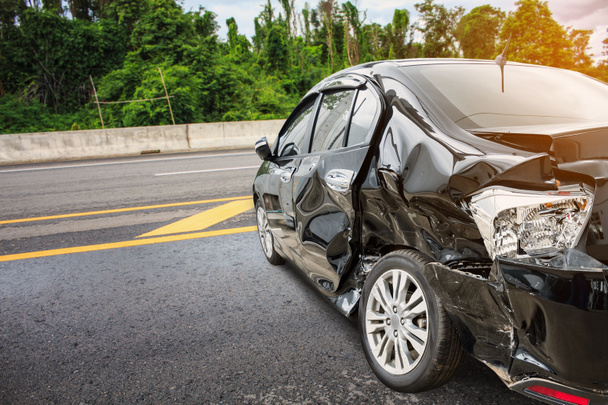 auto-ongeluk op de weg - Foto, afbeelding