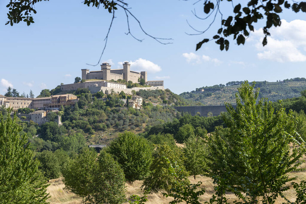 krajobraz poese di spoleto widziany z monteluco - Zdjęcie, obraz
