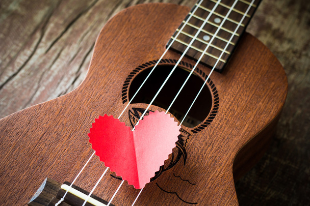 The retro guitar for the lover in Valentine 's day
. - Фото, изображение