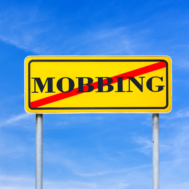 mobbing απαγορευμένο κυκλοφορίας προειδοποιητικό σήμα - Φωτογραφία, εικόνα