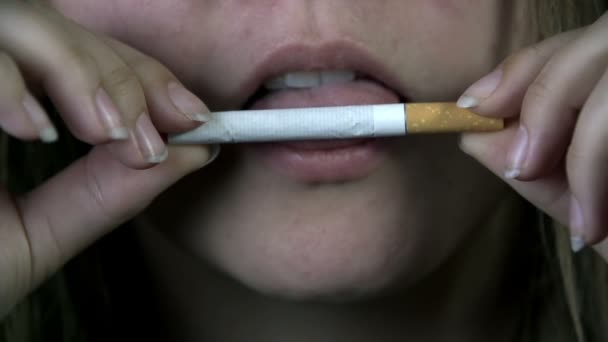 Sigara kadın yalıyor - Video, Çekim