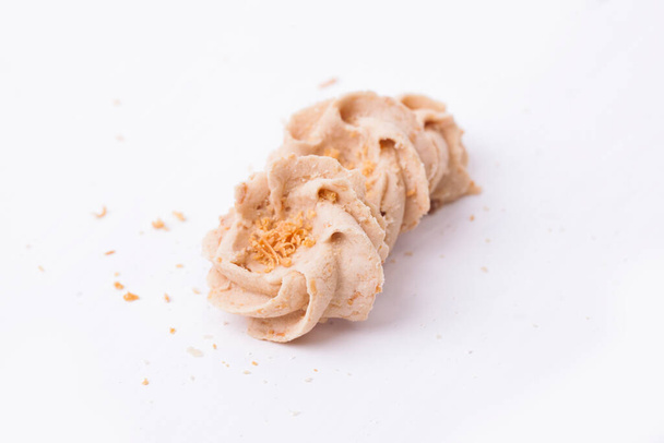 Sagu keju o biscotti al formaggio sago, biscotti indonesiani, tipicamente servito durin Eid isolato su backgorund bianco - Foto, immagini