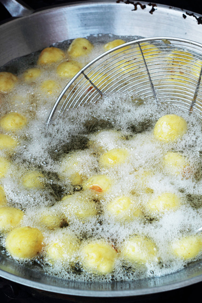 Frites de patates douces style asiatique - frire dans une poêle
 - Photo, image