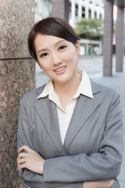 Jeune jolie asiatique entreprise femme portrait
 - Photo, image
