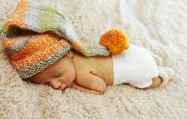 Porträt eines schlafenden Neugeborenen - Foto, Bild