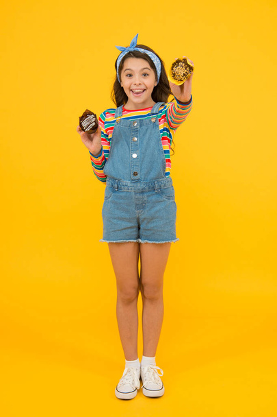 Little girl sweet cupcakes muffin food, healthy diet concept - Fotó, kép