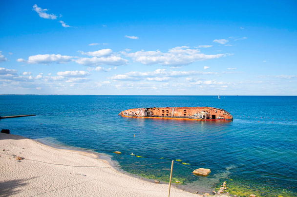 Tanker Delfi, coulé sur la plage d'Odessa - Photo, image