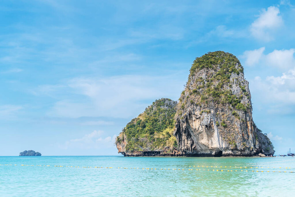 Tropical holidays - Stunning view of Railay Beach with limestone rock in Krabi, Thailand - Photo, Image