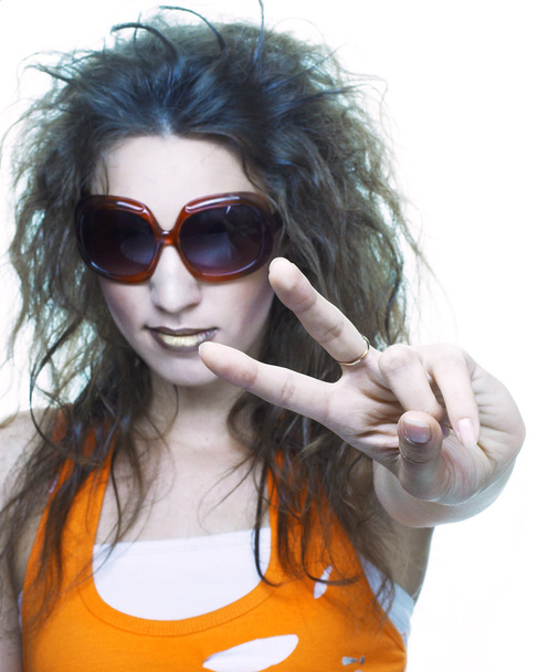 Mujer joven en gafas de sol - Foto, imagen