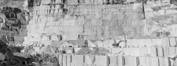タソス島ホワイト bw で大理石の採石場 - 写真・画像