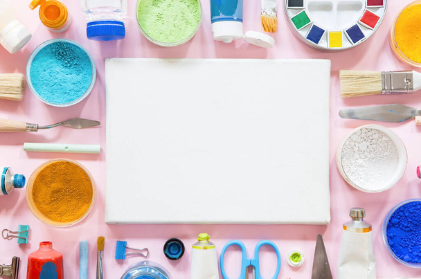 Painting equipment on pink background - Φωτογραφία, εικόνα