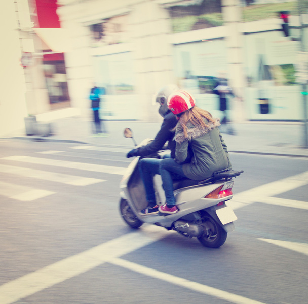 Casal em uma scooter - Foto, Imagem