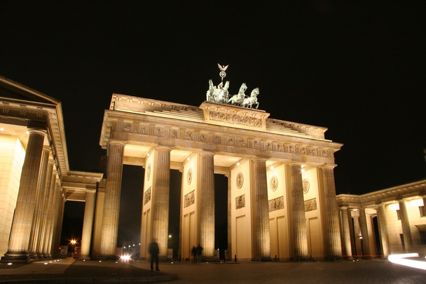 Portão de Brandeburgo à noite
 - Foto, Imagem