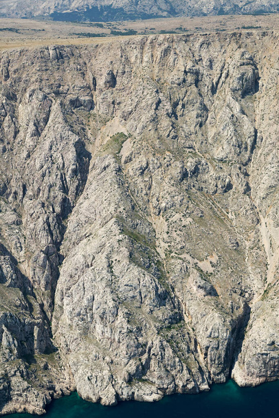 Steile Klippen von Krk, Adria, Kroatien - Foto, Bild