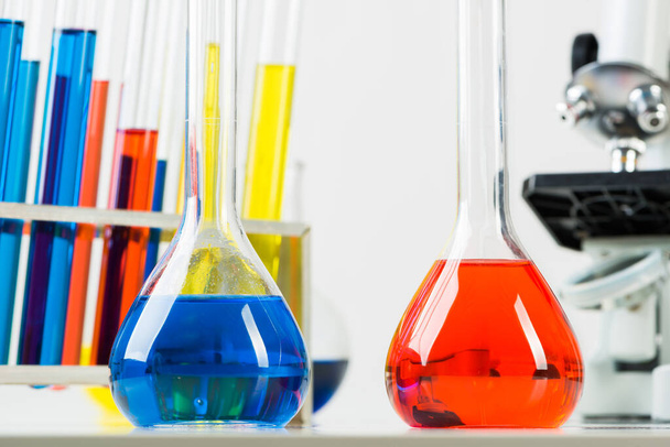 School chemical laboratory with glassware. - Zdjęcie, obraz
