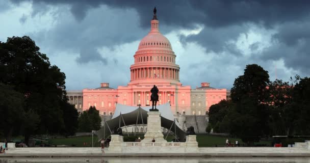 Здание Капитолия в Вашингтоне - Кадры, видео