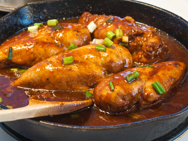 Курячі страви на сковороді
 - Фото, зображення