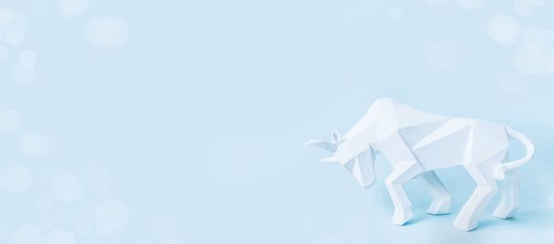 taureau blanc sur fond bleu, symbole de la nouvelle année 2021, bannière carte de vœux - Photo, image