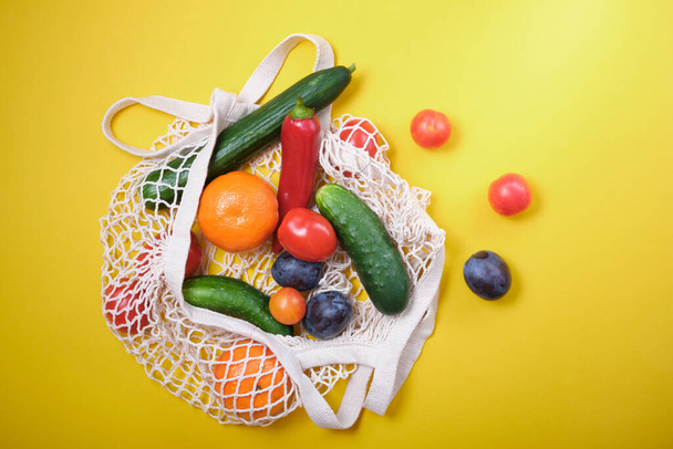 Zero waste concept: fresh vegetables in reusable net bags. Sustainable lifestyle. - Fotografie, Obrázek