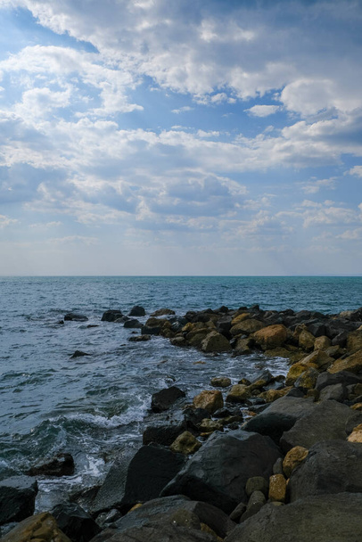 παραλία focene ostia Ρωμαϊκή ακτή με άμμο και βράχια. Υψηλής ποιότητας φωτογραφία - Φωτογραφία, εικόνα