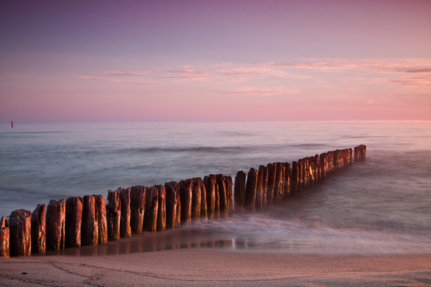 gyönyörű napfelkelte, a Balti-tenger. napkelte felett a tengerre. chalupy, Lengyelország. - Fotó, kép