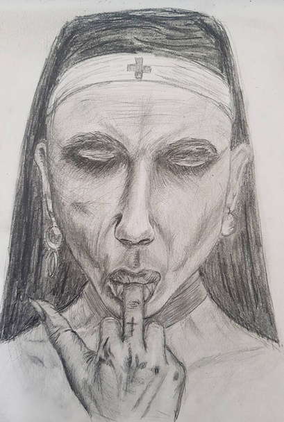 freira com um dedo na boca
 - Foto, Imagem