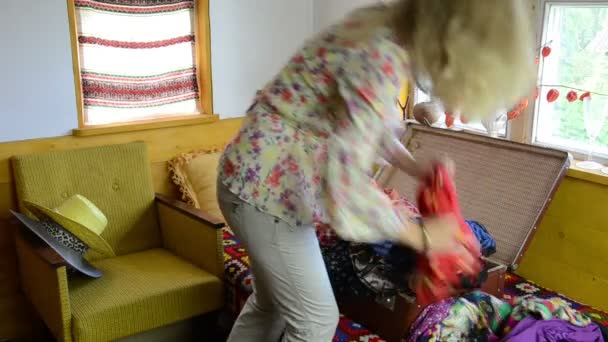 vrouw koffer volledige doek - Video