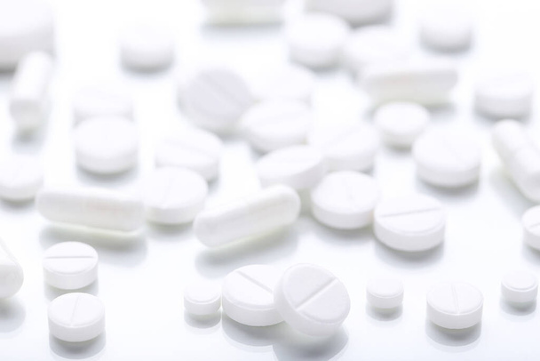 Medicine pills on white background - Fotografie, Obrázek