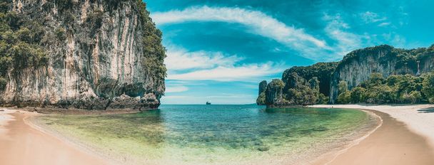 Playa del paraíso de Koh Hong, isla en el mar de Andamán entre Phuket y Krabi Tailandia - Foto, Imagen