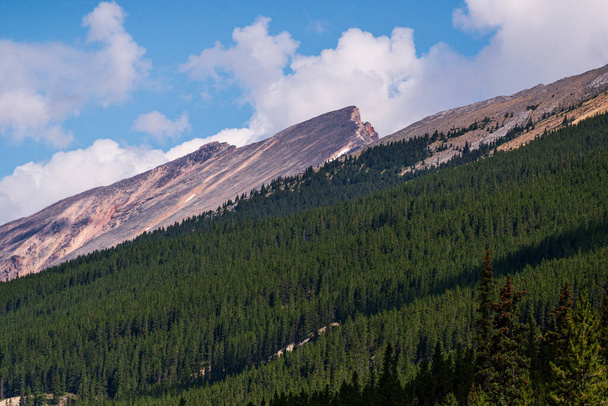 Banff Ulusal Parkı, Kanada 'da Güzel Doğal Manzara - Fotoğraf, Görsel