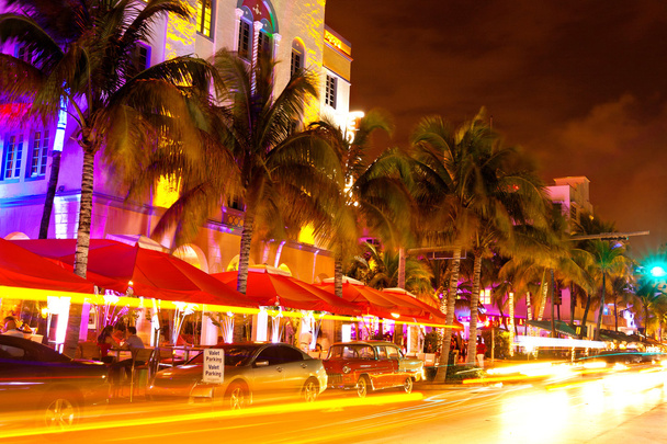 scena oceanu jazdy w nocy światła, miami beach, florida, Stany Zjednoczone Ameryki - Zdjęcie, obraz