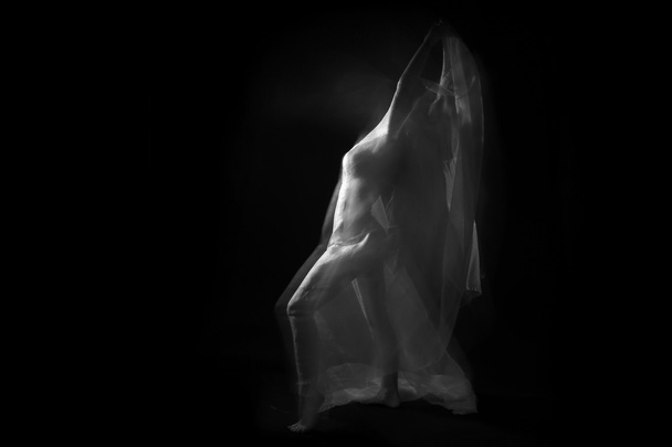 Movement With Sheer Fabrics and Long Exposure - Foto, imagen