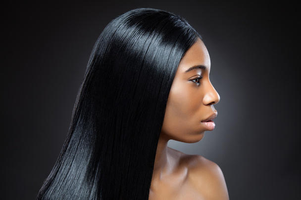 Beautiful black woman with long straight hair - Zdjęcie, obraz