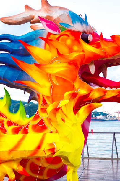 Traditionelle chinesische Feste werden wunderschöne und farbenfrohe Laternenfeste abhalten  - Foto, Bild