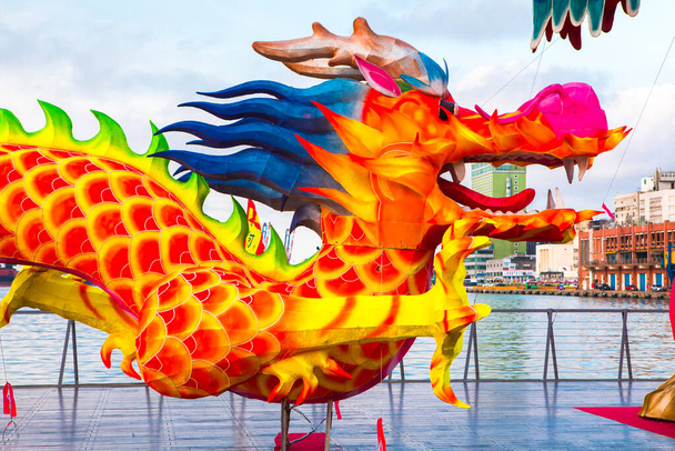 Kínai hagyományos fesztiválok tartanak gyönyörű és színes lámpás fesztiválok  - Fotó, kép