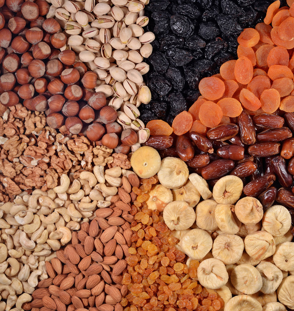 gesorteerde noten en gedroogde vruchten - Foto, afbeelding