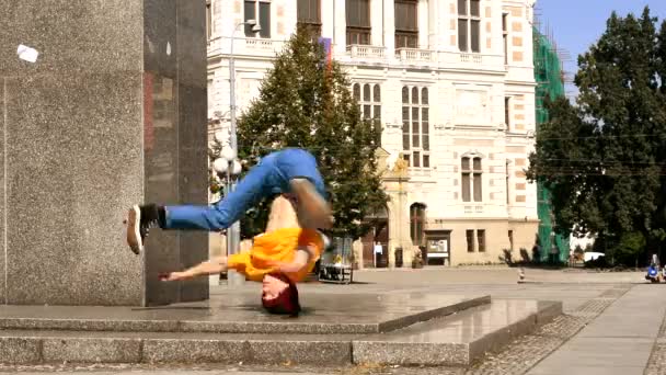 Breakdancer on the street - Footage, Video