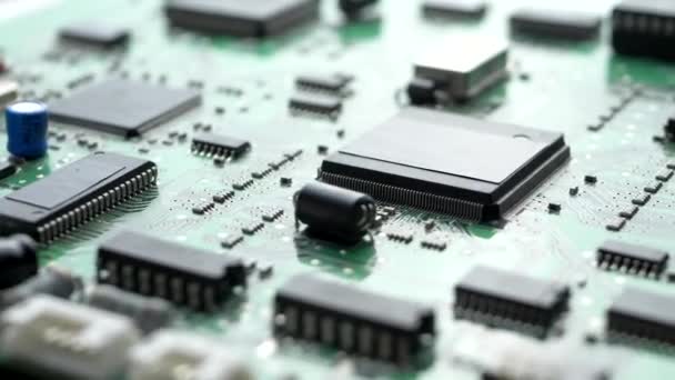 Elektroninen piirilevy prosessori, kondensaattorit ja sirut - Materiaali, video