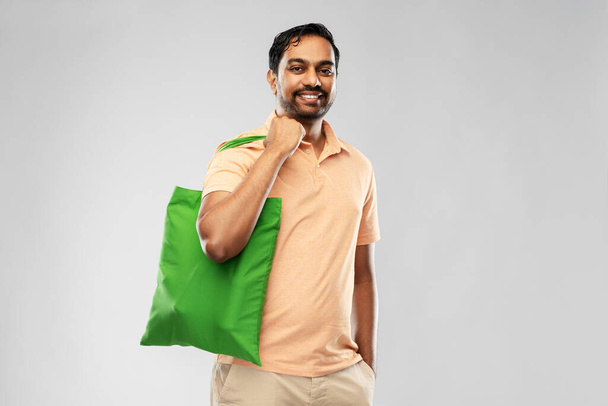 man with reusable canvas bag for food shopping - Zdjęcie, obraz