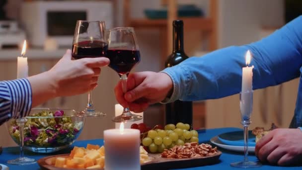 ワインで乾杯の締め方 - 映像、動画
