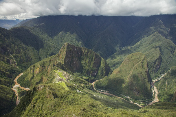 マチュピチュ、ペルー マチュピチュ山からの眺め - 写真・画像
