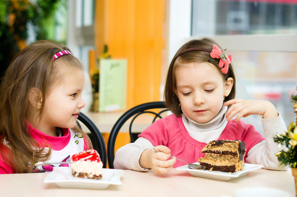 kids eating - Fotografie, Obrázek